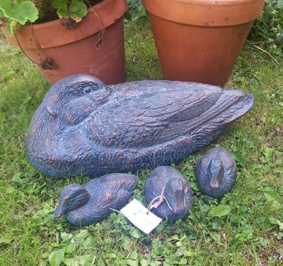 B&Q -  Duck And Three Ducklings Garden Ornaments