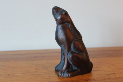 Inspirational Gifting Moongazing Hare Garden Sculpture Cast Aluminium Ornament from B&Q