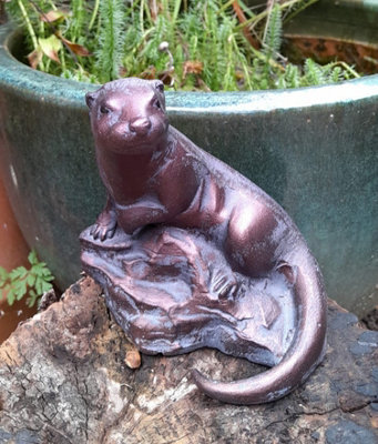 Inspirational Gifting Miniature Otter Sculpture Garden Ornament Statue from B&Q