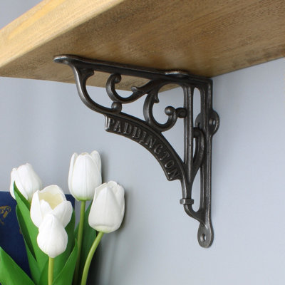 OakcraftsPair Of Antique Cast Iron London Paddington Shelf Brackets150mm X 150mm from B&Q