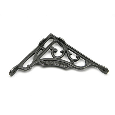 OakcraftsPair Of Antique Cast Iron Singer Corp Shelf Brackets180mm X 200mm from B&Q