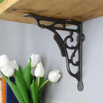 OakcraftsPair Of Antique Cast Iron London Victoria Shelf Brackets 195mm X 180mm from B&Q
