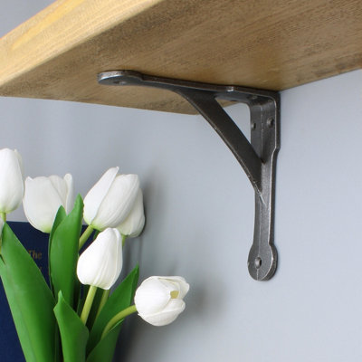 OakcraftsPair Of Gallows Shelf Brackets Antique Cast Iron125mm X 125mm from B&Q