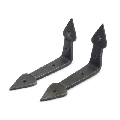 OakcraftsPair Of Antique Cast Iron Spearhead End Shelf Brackets155mm X 100mm from B&Q