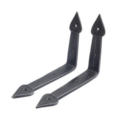 OakcraftsPair Of Spearhead End Shelf Brackets Antique Cast Iron 200mm X 155mm from B&Q