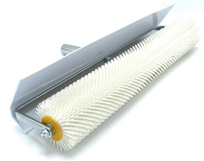 Cca Spiked Aeration Compound Roller 500mm WideLatex Screeding And Smoothing Out Self Levelling Compound 21mm Spikes from B&Q