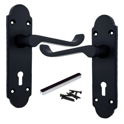 Betley Butterfly Epsom Door Handle Key Lock Scroll LeverMatt Black from B&Q