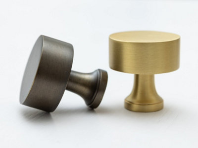 Brass bee Brass Plain Round Knob Satin Brass from B&Q
