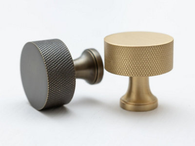 Brass bee Solid Brass Round Knurled Knob  Pull Handles & Knobs  Kitchen Handles  Bedroom FurnitureSolid Brass Cabinet Pulls Satin Brass from B&Q