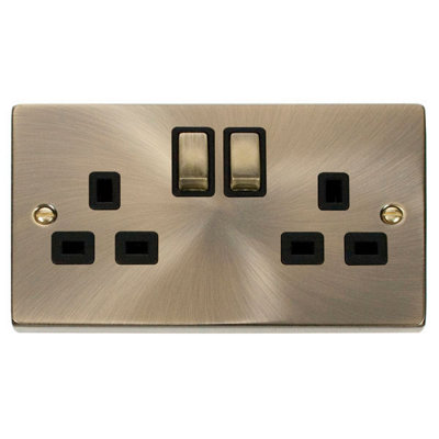 Antique Brass 2 Gang 13A Dp Ingot Twin Double Switched Plug SocketBlack TrimSe Home