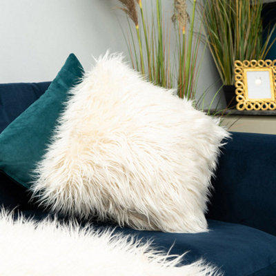 Madison & Mayfair 50X50Cm Soft Fluffy White Faux Fur CushionWhite