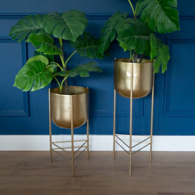 Madison & Mayfair SmallGold Metal Planter On Elegant Stand from B&Q