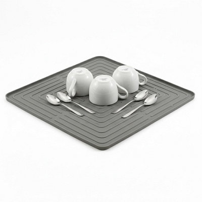 Geezy Kitchen Drainer Mat Grooved Quick Drying Rubber Matt For Dishes Countertop Drain from B&Q