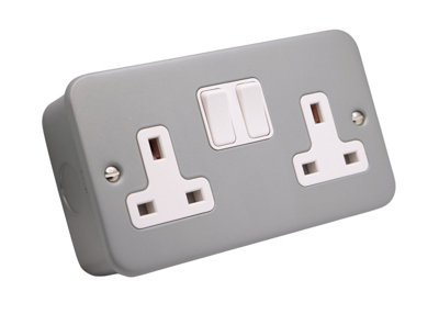 B&Q Shp Metal Clad 2 Gang 13A Double Pole Switched Socket