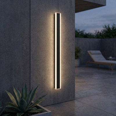 Ener-J 24W Outdoor Acrylic Wall S, Cct Switchable & Dimmable With Remote, 100Cms Ip65 Light