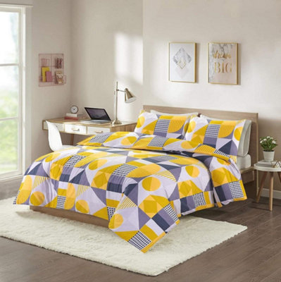 Homespace Direct Ltd Scott Geometric Mustard King Duvet Cover Set from B&Q