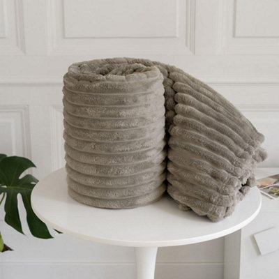 B&Q -  Chunky Cord Blanket/throw For Sofa Chair Bed Beige 200X240Cm