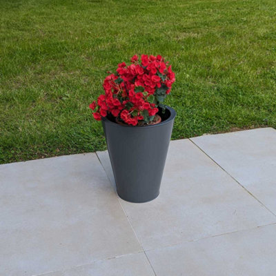 B&Q -  65Cm Rustic Band Oak Barrel Wildlife Pond In A Pot Kit