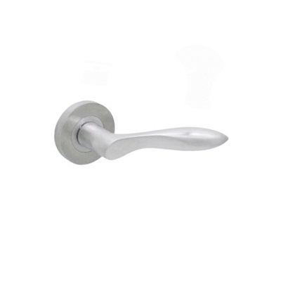 B&Q -  Pearle Lever On Rose Satin Chrome