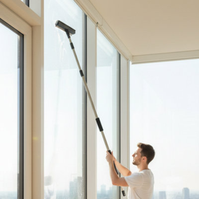  - Sw- Window Cleaner With Extendable Handle