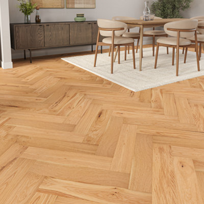 B&Q -  Cartmel Herringbone OakOiled Engineered Wood125 X 600 X 15/41.2M2