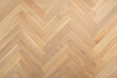B&Q -  Butterwick Herringbone OakLacquered Engineered Wood70 X 350 X 10/2.51.764M2