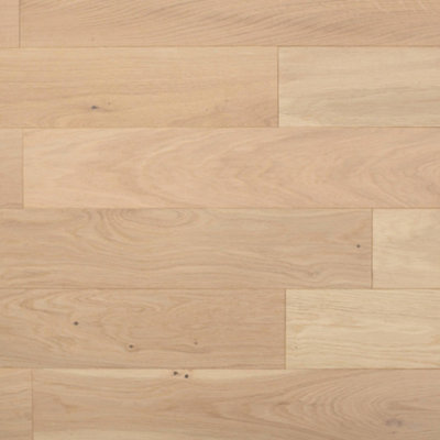 B&Q -  Southend OakOiled Engineered Wood125 X 300-1200 X 10/32.4M2