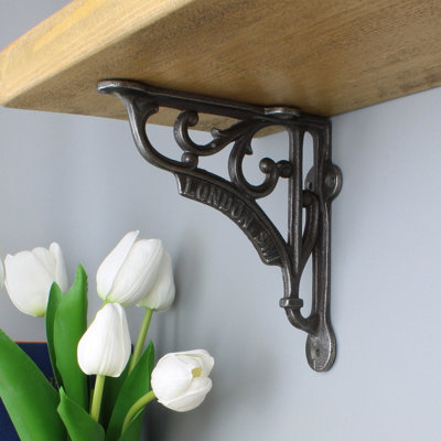OakcraftsPair Of Antique Cast Iron London Sw1 Shelf Brackets 150mm X 150mm from B&Q