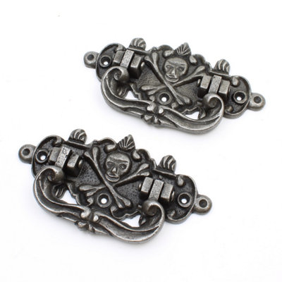 OakcraftsChest Lifting Drop Handle Heavy Skull Design Antique Iron 150mmPack Of 2 from B&Q