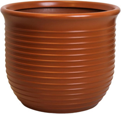 Trifibre Outdoor Planter 58Cm 72L Rotomoulded Heavy Duty Lightweight Plastic Plant PotBlenheim Rust from B&Q