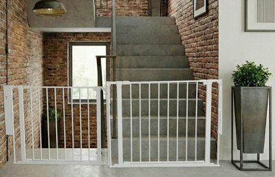 Safetots Two Door Multi Panel Solution For Up And Down StaircasesWhite187Cm Of LengthIncludes 2 Door Opening Panels from B&Q