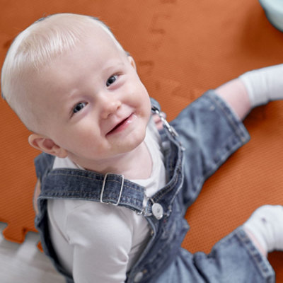 Safetots Wooden Play Den 100Cm X 100CmNatural Wood76Cm HighWith Soft Foam Play MatMocha120Cm X 120Cm from B&Q