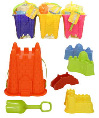 Sand Castle Bucket Set With Shovel And Spade Moulds7Pc from B&Q