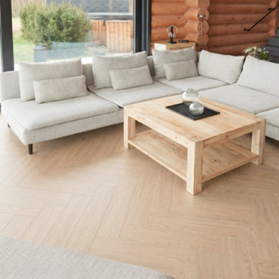 Novecrafto Self Adhesive Floor Planks - Pack Of 7 Planks Covers 10.47 Ft² (0.97M²) - Peel And Stick Vinyl Flooring In Natural Oak Wood Effect