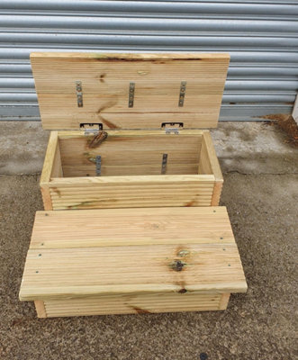 Garden Troughs and Planters Wooden Steps With Built In Storage And Lid, With Non Slip Strips Ideal Hot Tubs, Caravans, Pets Etc