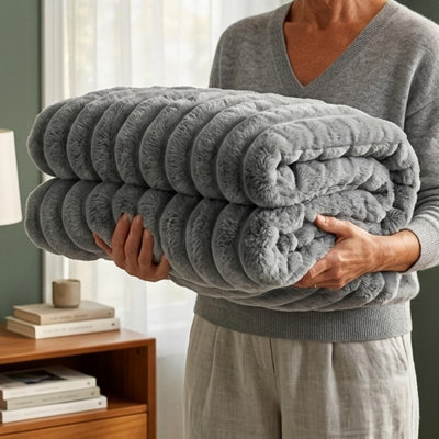 Casabella Throw BlanketRibbed Fleece Blanket from B&Q