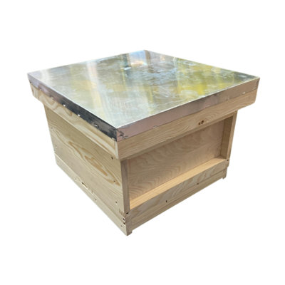 Hagens Beekeeping Nn200 National Queen Tower With FeedersPine from B&Q