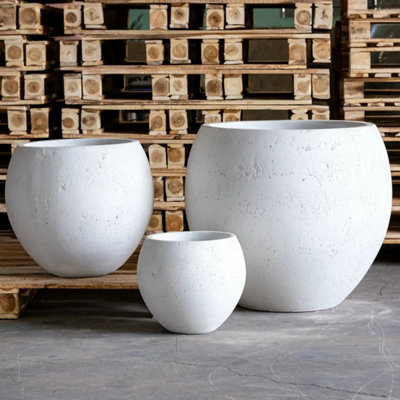 Jōbū Jobu Home110Cm Xxl Sphere Planter For Feature Trees686L OrbelloWhite Mist (White Pale Grey Cool Neutral) from B&Q