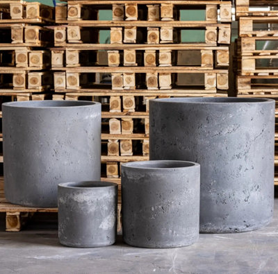 Jōbū Jobu Home100Cm Xxl Cylinder Planter For Statement Trees621L AurellaOnyx Dusk (Charcoal Black Grey) from B&Q