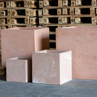 Jōbū Jobu Home55Cm Large Square Planter For Bushes And Feature Plants115L CubrosaBlushstone (Pink Beige) from B&Q