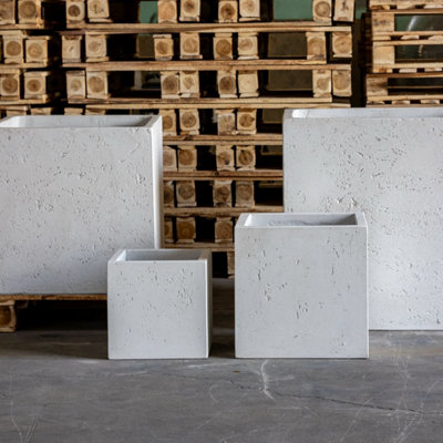 Jōbū Jobu Home100Cm Xxl Square Planter For Statement Trees782L CubrosaWhite Mist (White Off-White Cream) from B&Q