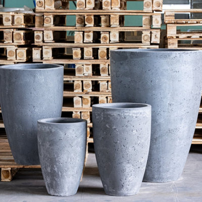 Jōbū Jobu Home75Cm Extra Large Tall Vase Planter For Structural Plants61L VessaraOnyx Dusk (Charcoal Black Grey) from B&Q