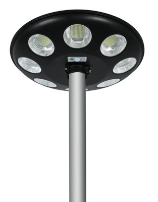 B&Q -  200W Solar Led Garden Post Light With 3M Pole