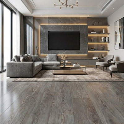 B&Q -  Alberta Boathouse Oak 8847 8mm Click Laminate Flooring (1.99 M² Pack)