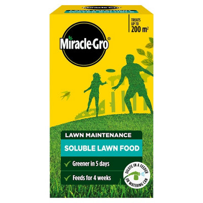Miracle-Gro Water Soluble Lawn Food 1Kg Covers 200M² Fast Greening from B&Q