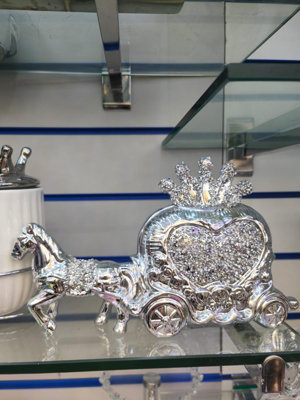 B&Q -  Crushed Crystal Jewel Diamond Silver Horse & Heart Carriage Ornament Sparkle  Home Decor Freestanding Ceramic Figurine Crown Top