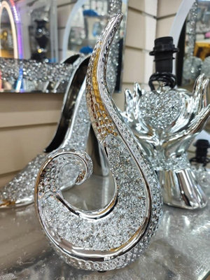 Biznest Silver Sparkle Crushed Jewel Loose Diamante Swirl Sculpture Shelf Sitter Shiny Mini Ornament Crystal Home Décor 25X13X8 Cm from B&Q