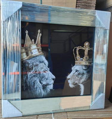 Biznest 3D Liquid Glitter Artwork In Mirrored Frame Lion Royal Family Golden Crown Diamante Wall Decor 55 Cm (1X King1X Queen) from B&Q