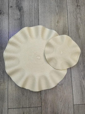 Biznest 8Pcs Set Round Wavy Rattan 4X Placemats 4X Coasters Dining Table Cream 38Cm from B&Q