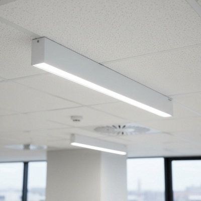 Ultra Beam Lighting Ultrabeam 10 Watt White 600mm Surface Mounted Linear Led Light from B&Q